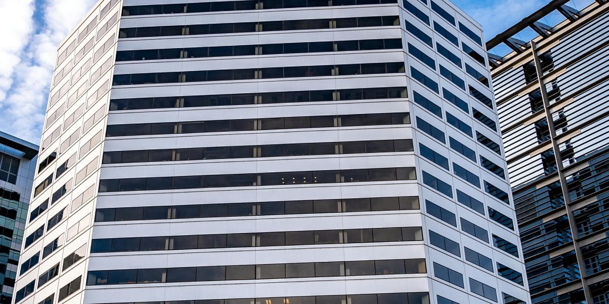 Dubai Commercial Real Estate 2026 Market Guide for Investors
