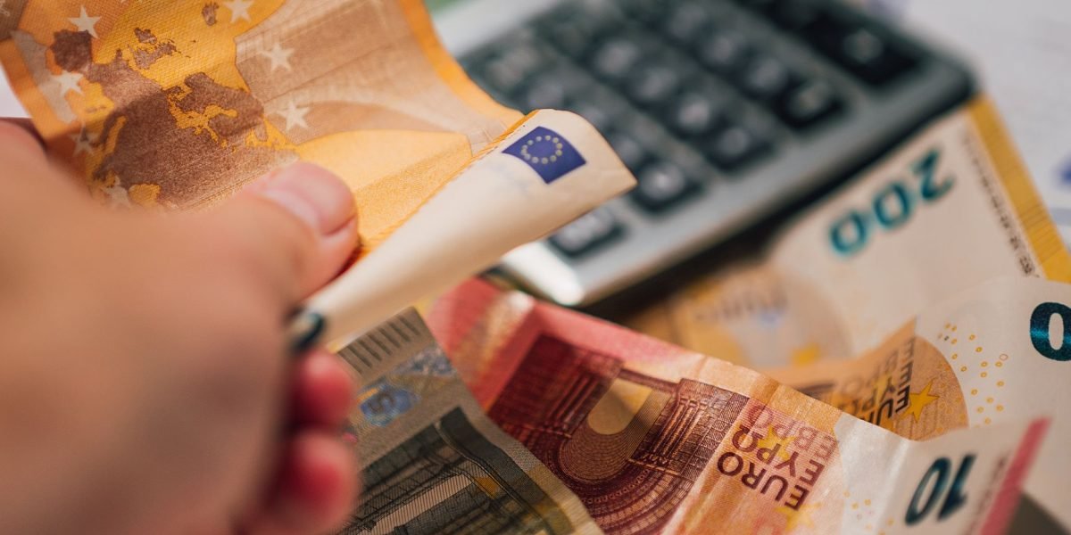 Newcomers to Dubai often find themselves surprised by the unexpected costs of real estate agent commissions.